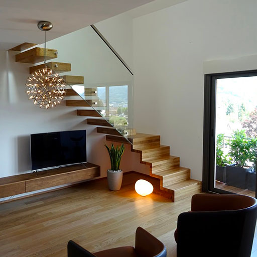 Tendance 2025 : le grand retour du bois naturel dans les escaliers intérieurs